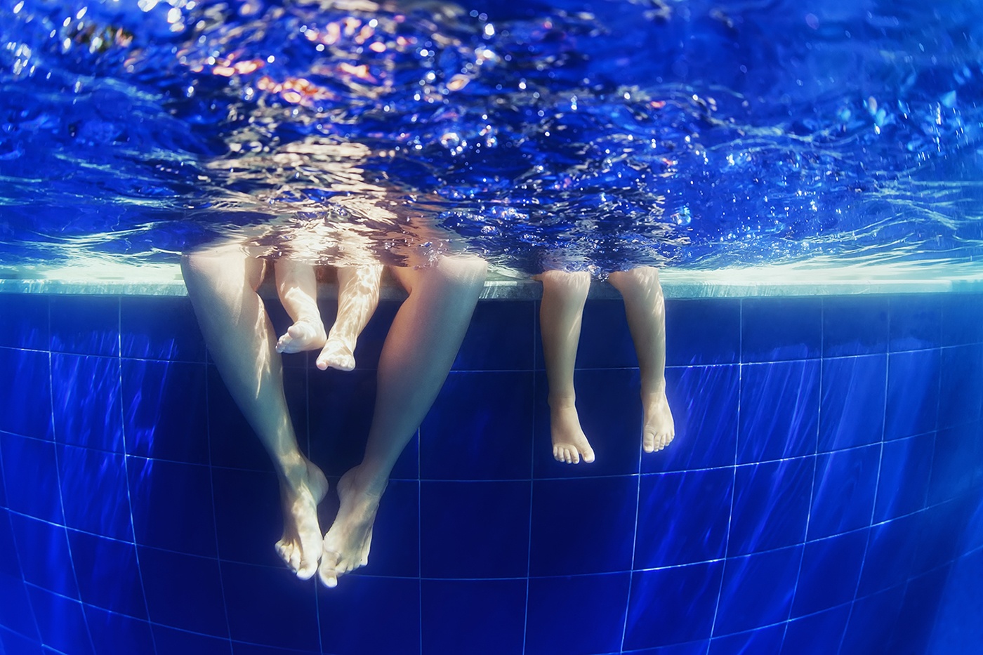 Family-Legs-Underwater-HubSpot.jpg